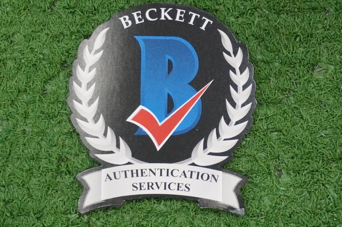 JULIO RUIZ SIGNED 8X10 PHOTO BAS COA