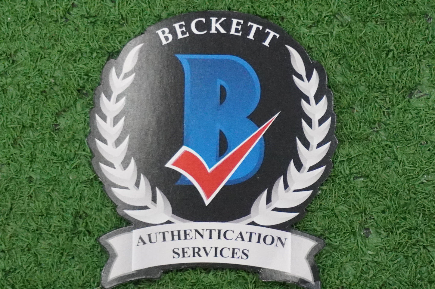 JULIO RUIZ SIGNED 8X10 PHOTO BAS COA