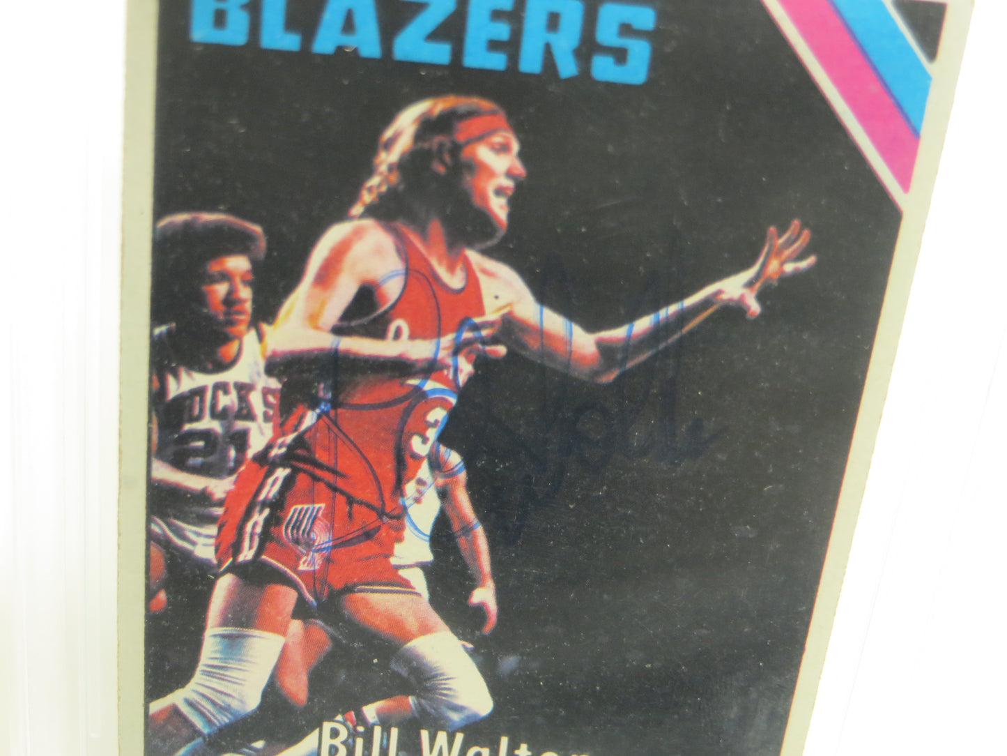 BILL WALTON SIGNED 1975-76 TOPPS Basketball Card #77 BGS BAS SLAB JSA Authentic