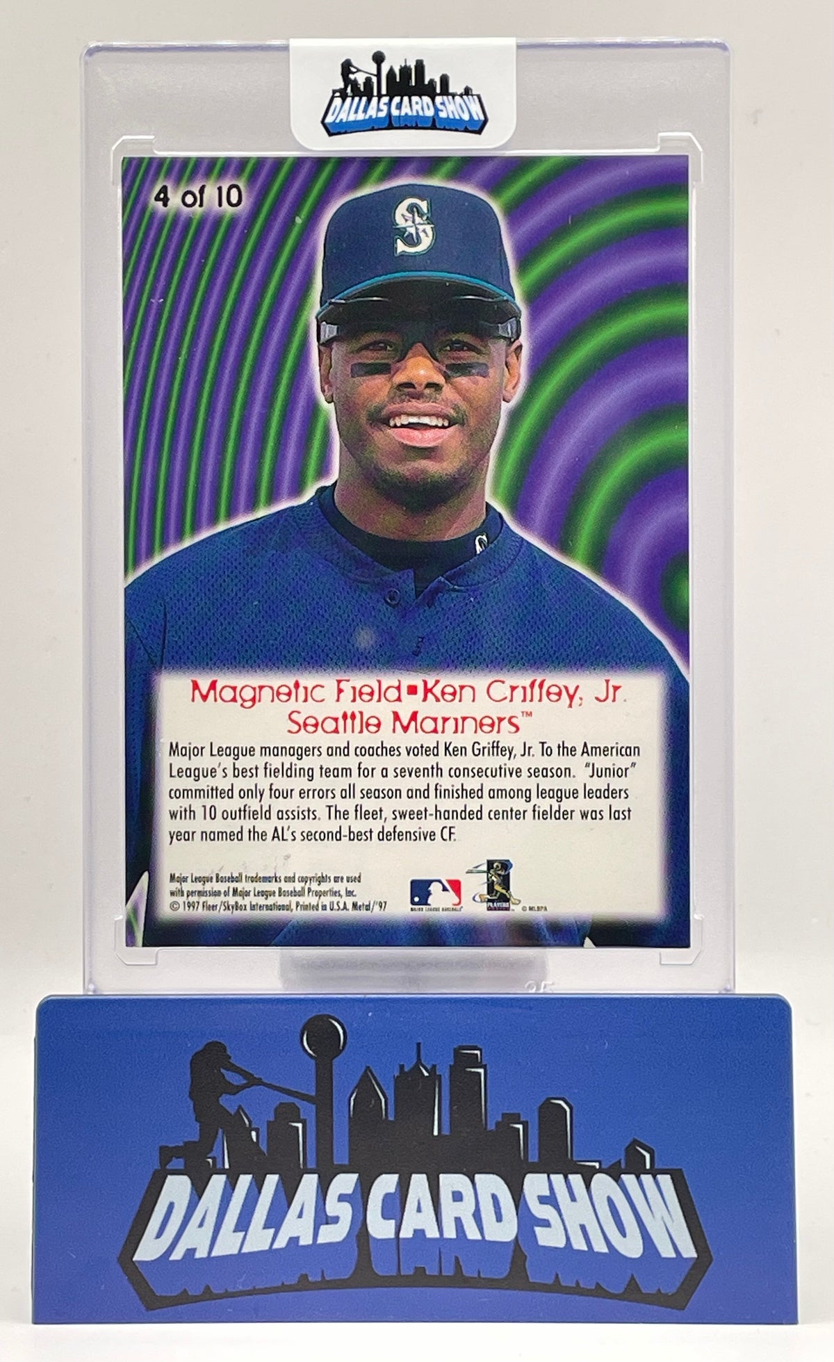 1997 Metal Universe #4 Ken Griffey Jr. Magnetic Field SP