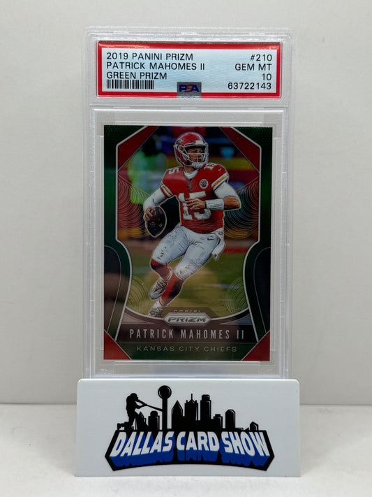2019 Panini Prizm #210 Patrick Mahomes ll Green Prizm PSA 10