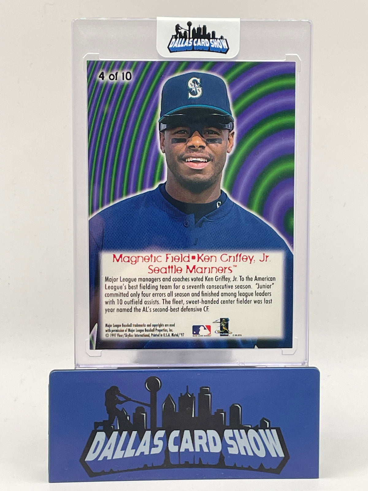 1997 Metal Universe #4 Ken Griffey Jr. Magnetic Field