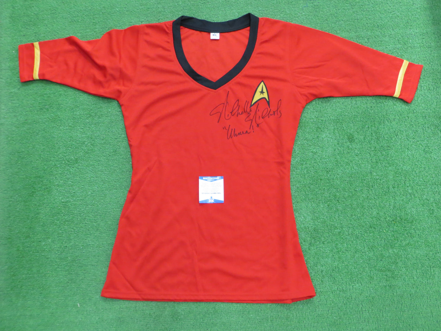 NICHELLE NICHOLS Star Trek SIGNED Shirt STARSHIP ENTERPRISE Uhura BAS COA
