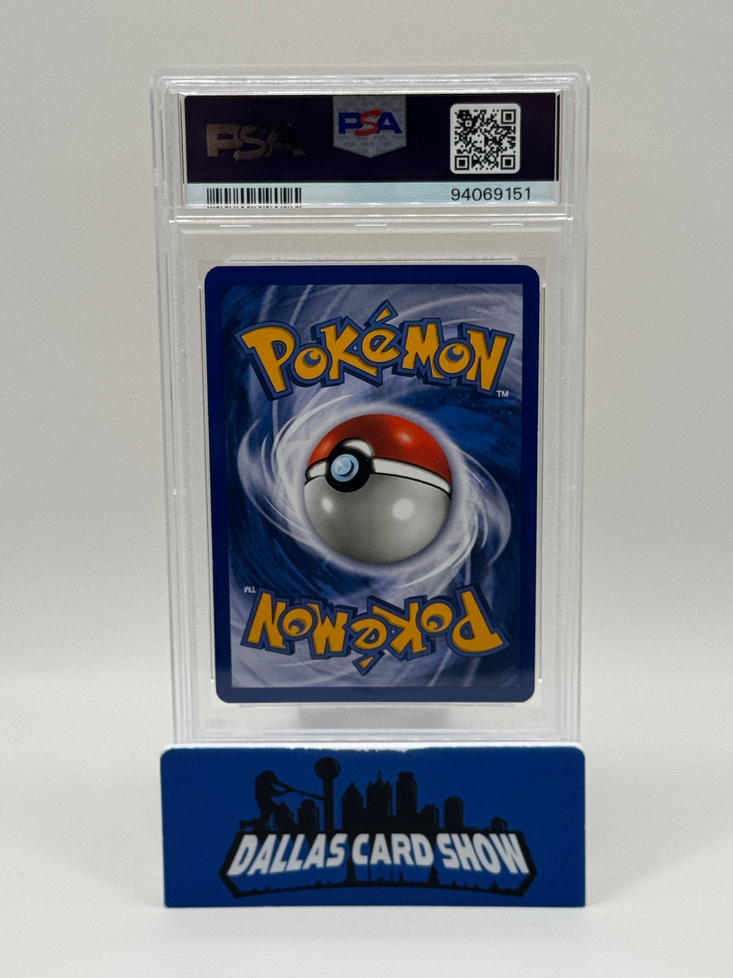 2000 Pokemon - Charizard (Holo) - 4/130 Base Set 2 PSA 8