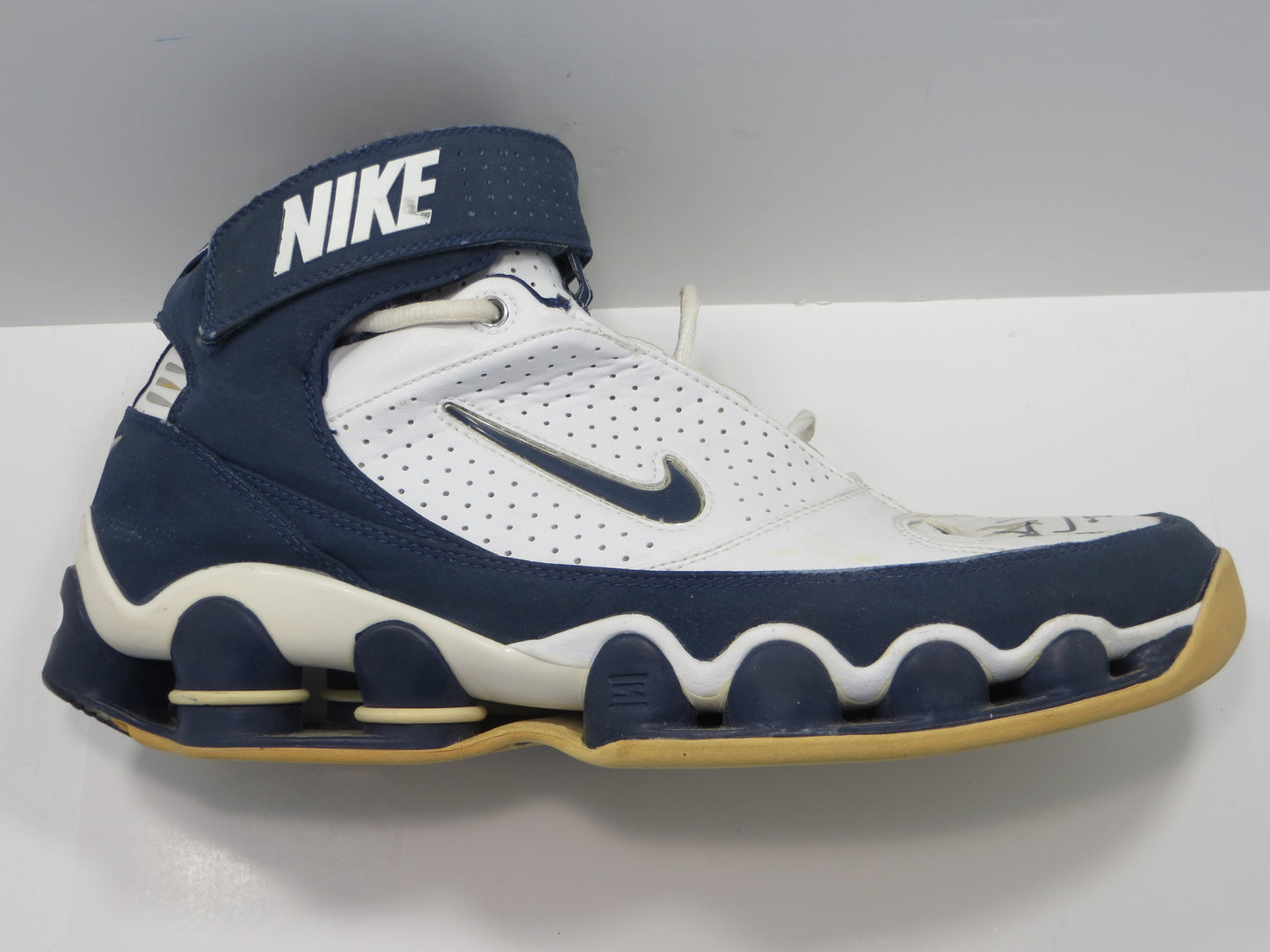 JOSH HOWARD DALLAS MAVERICKS SIGNED GAME USED Right NIKE SHOE JSA