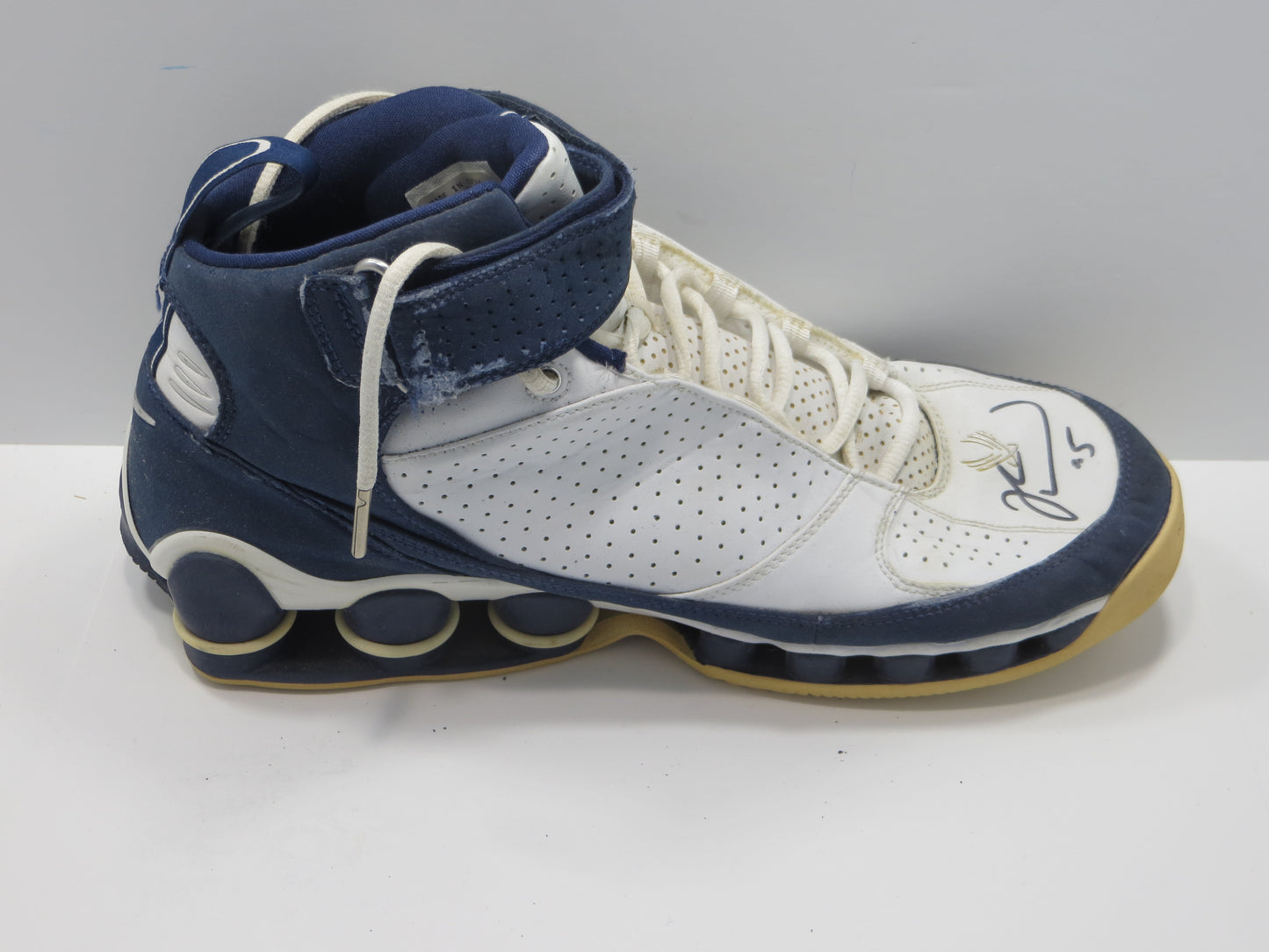 JOSH HOWARD DALLAS MAVERICKS SIGNED GAME USED NIKE Left SHOE JSA
