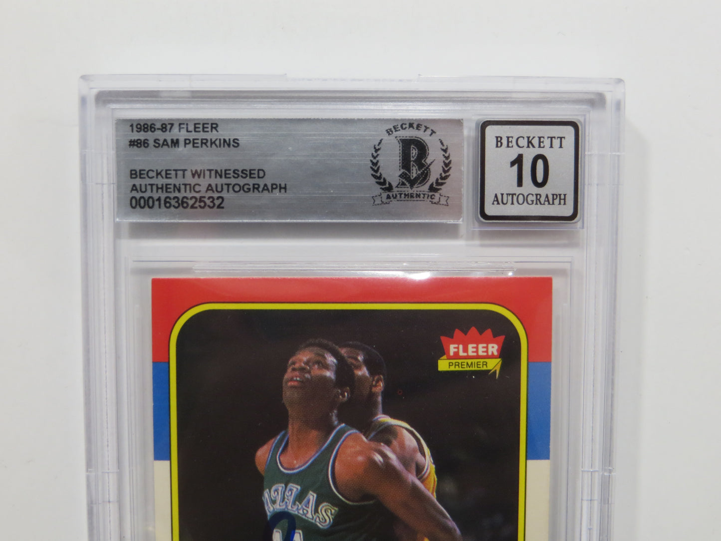 SAM PERKINS SIGNED BGS BAS SLAB 1986 FLEER #86 DALLAS MAVERICKS Auto 10