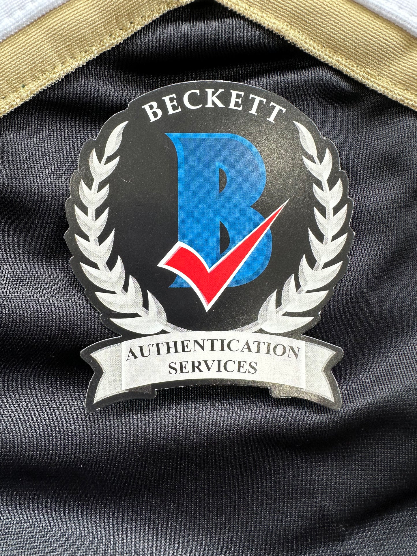 BRETT HULL SIGNED GREEN HOCKEY JERSEY Dallas Stars BAS