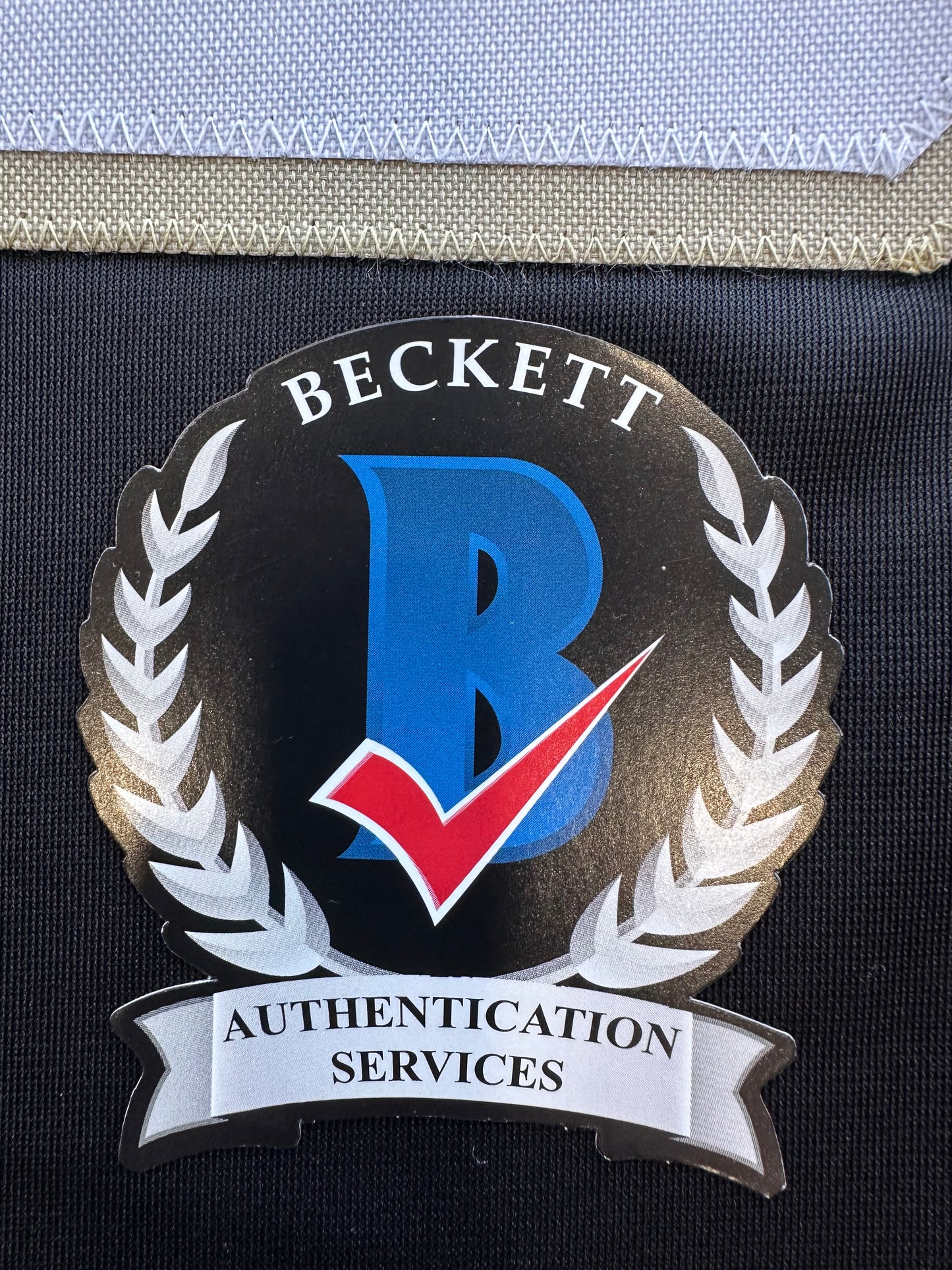 MIKE MODANO SIGNED BLACK AND GOLD HOCKEY JERSEY XL Dallas Stars BAS