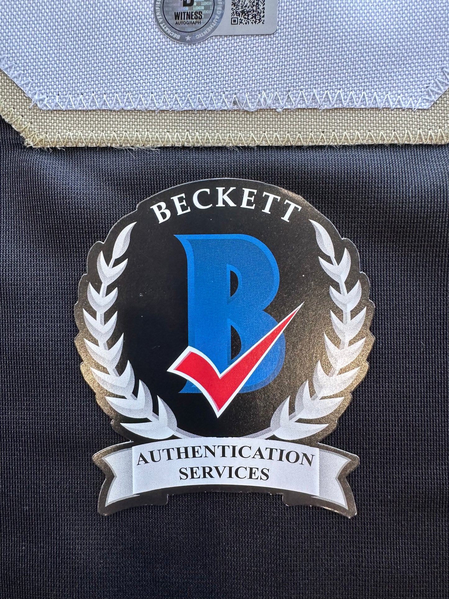 MIKE MODANO SIGNED BLACK AND GOLD HOCKEY JERSEY XL Dallas Stars BAS