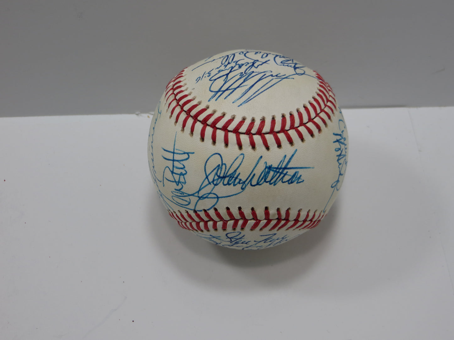 1988 KANSAS CITY ROYALS TEAM SIGNED OAL BASEBALL George Brett JSA COA