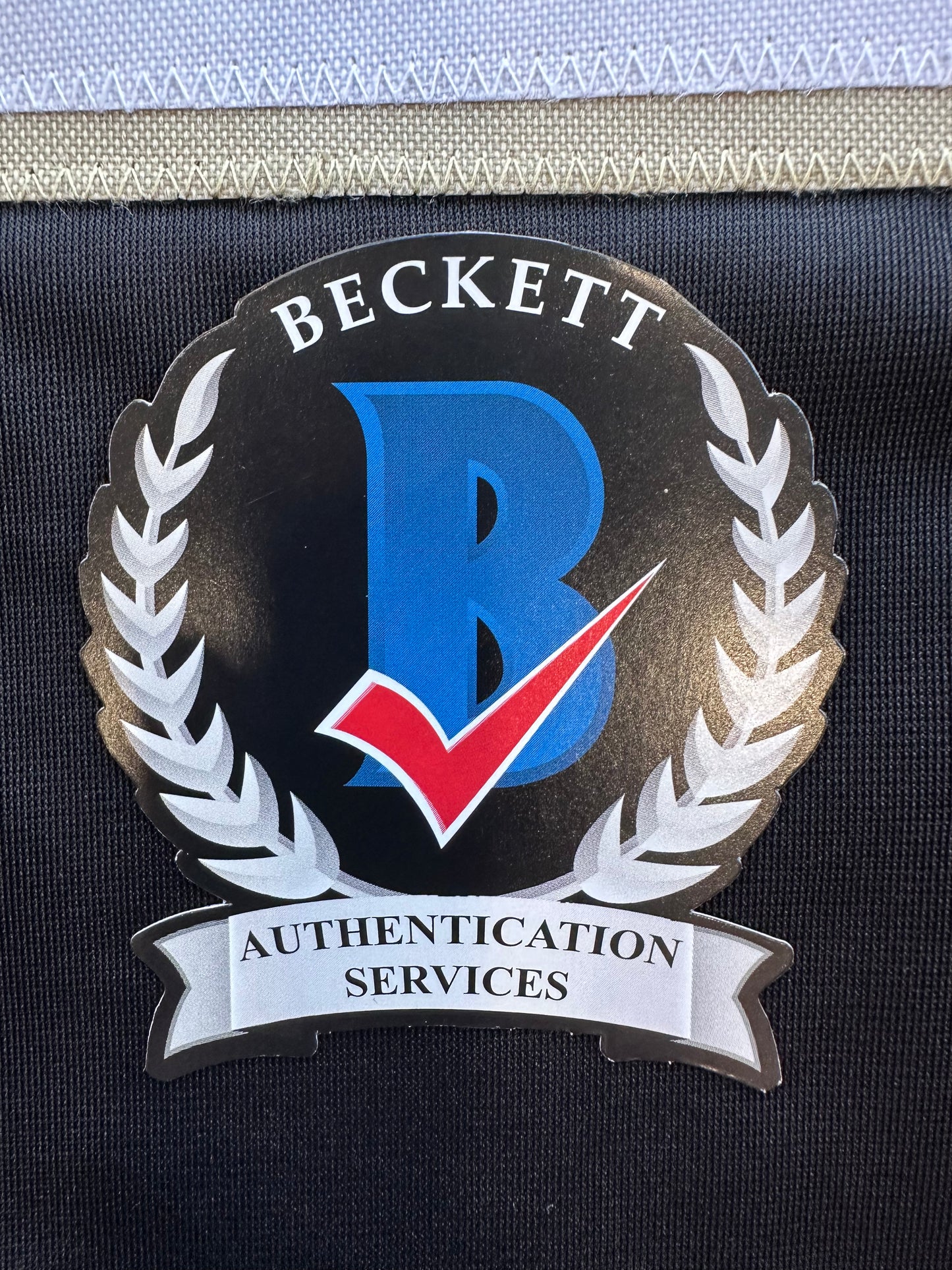 MIKE MODANO SIGNED BLACK AND GOLD HOCKEY JERSEY XL Dallas Stars BAS