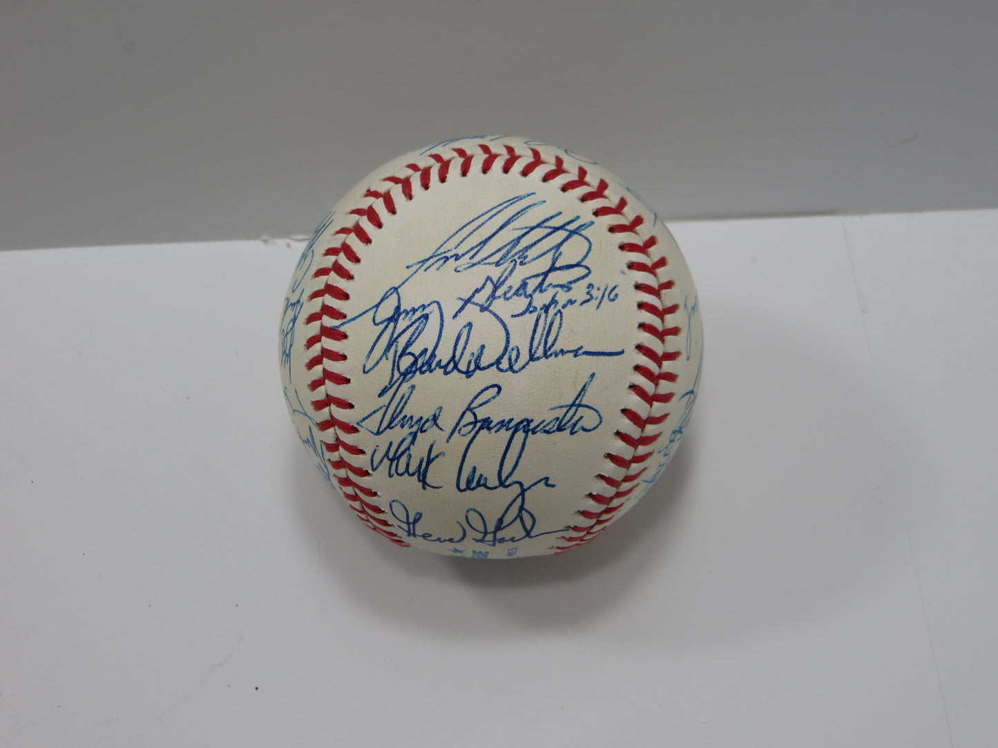 1988 KANSAS CITY ROYALS TEAM SIGNED OAL BASEBALL George Brett JSA COA