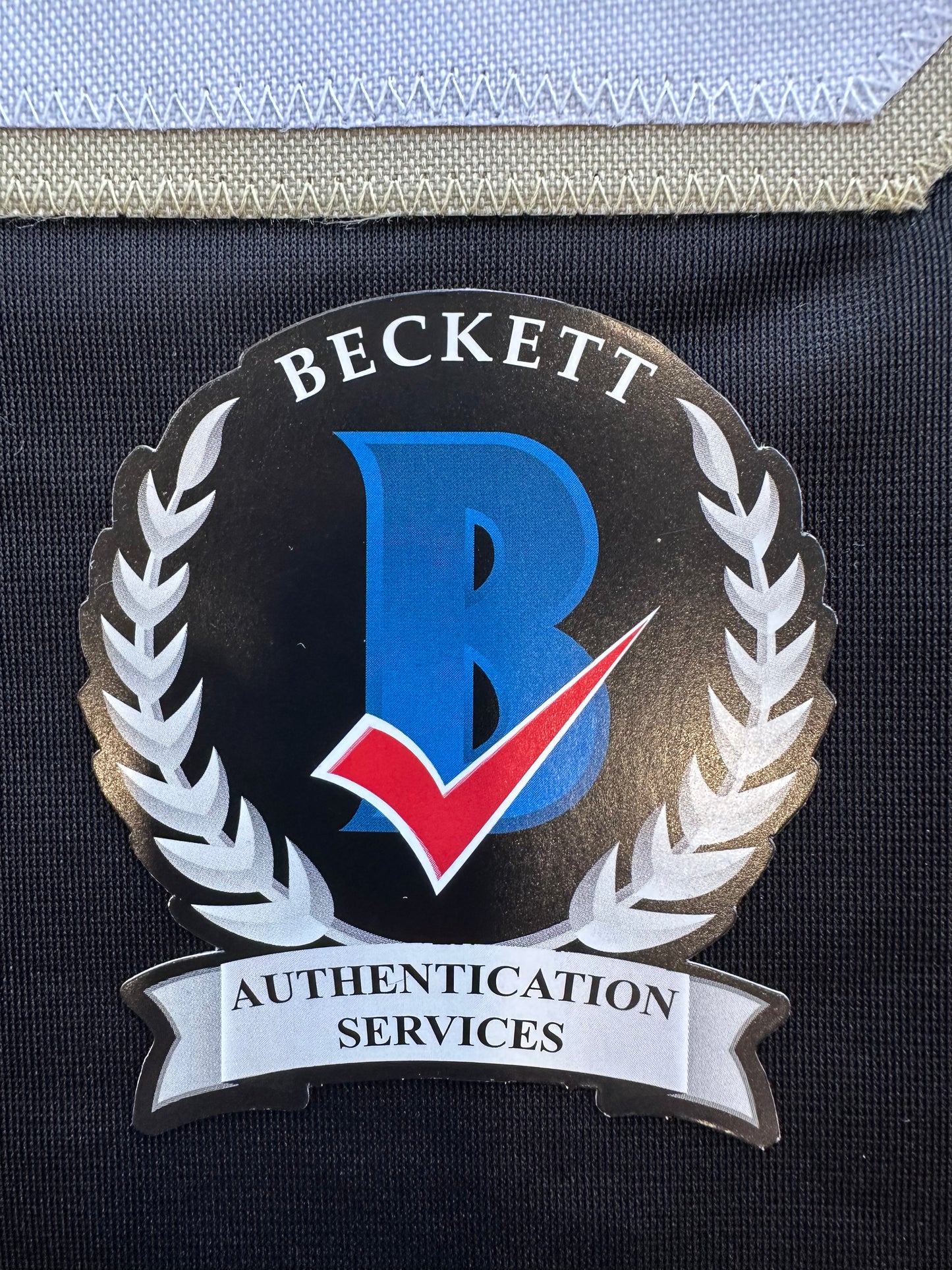 MIKE MODANO SIGNED BLACK AND GOLD HOCKEY JERSEY XL Dallas Stars BAS