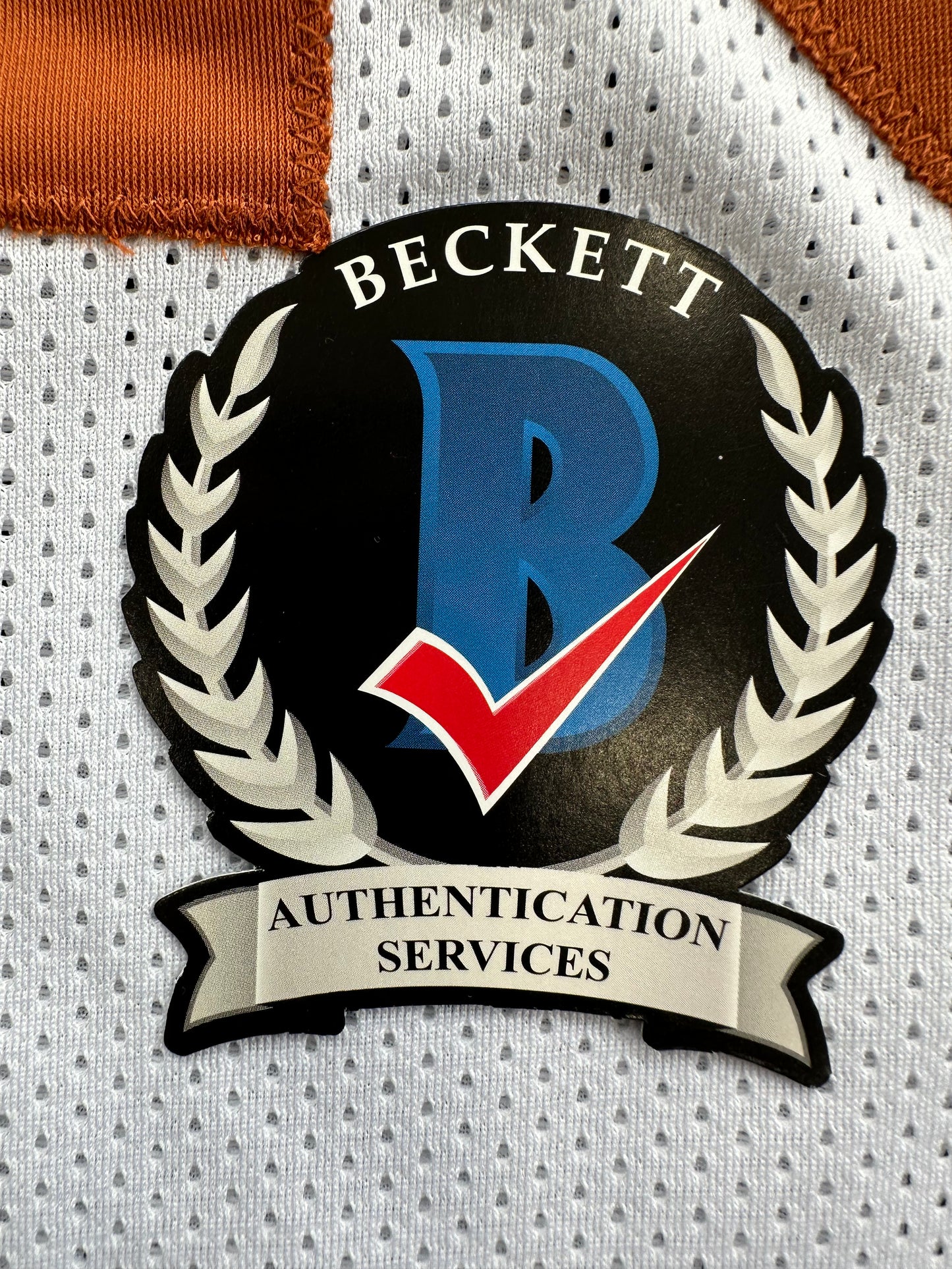 EARL CAMPBELL SIGNED WHITE FOOTBALL JERSEY TEXAS LONGHORNS BAS COA