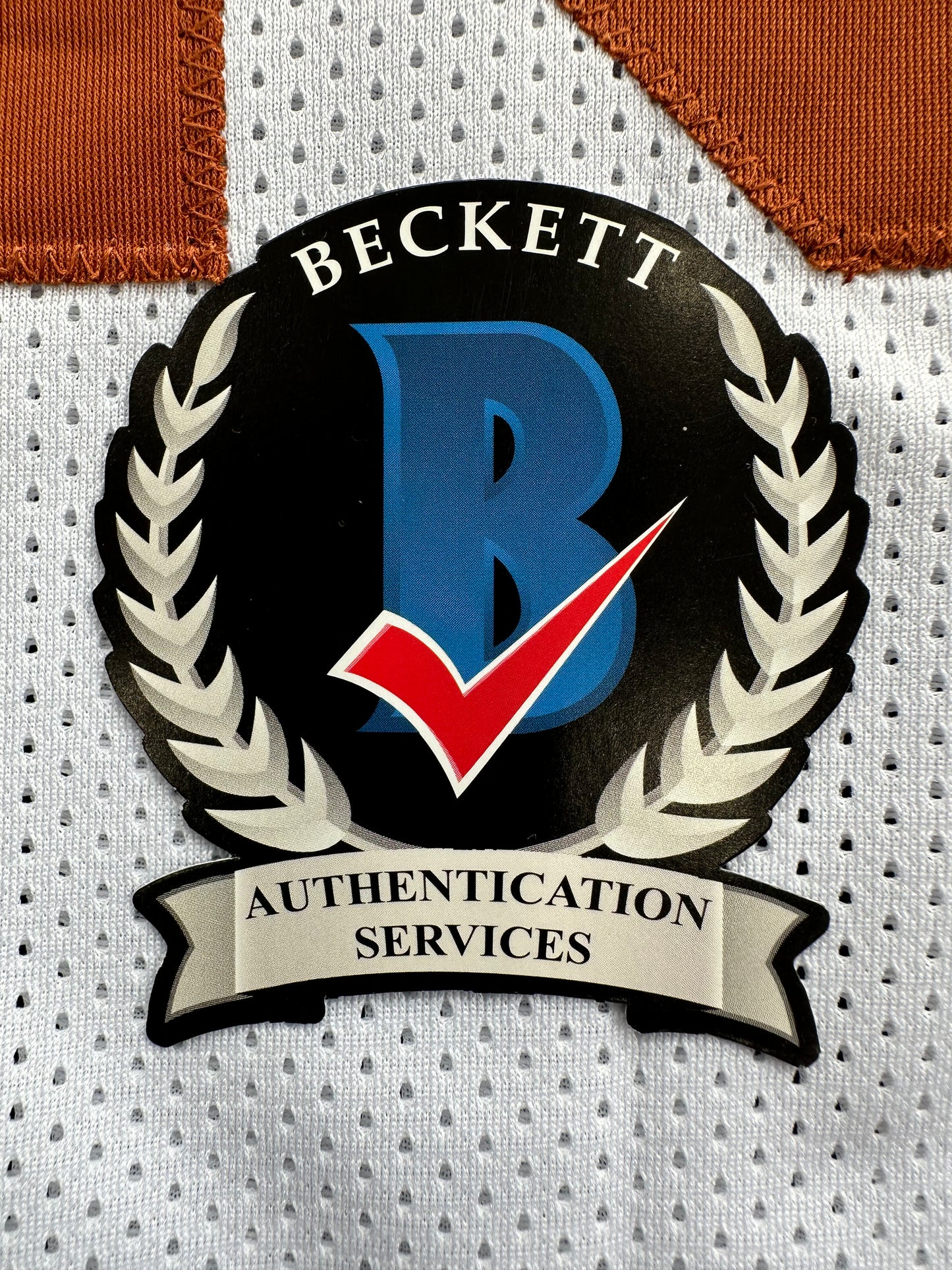 EARL CAMPBELL SIGNED WHITE FOOTBALL JERSEY TEXAS LONGHORNS BAS COA