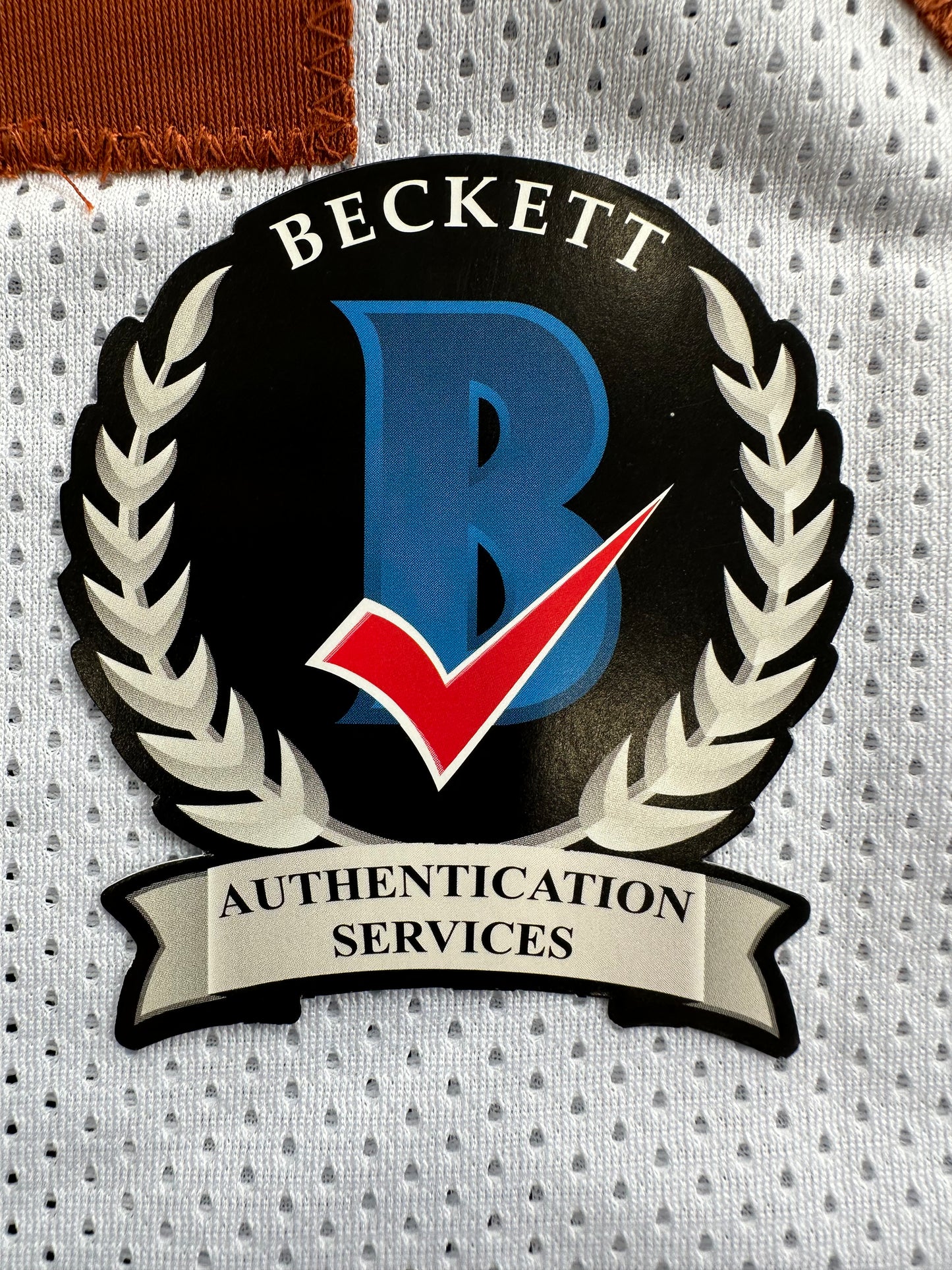 EARL CAMPBELL SIGNED WHITE FOOTBALL JERSEY TEXAS LONGHORNS BAS COA