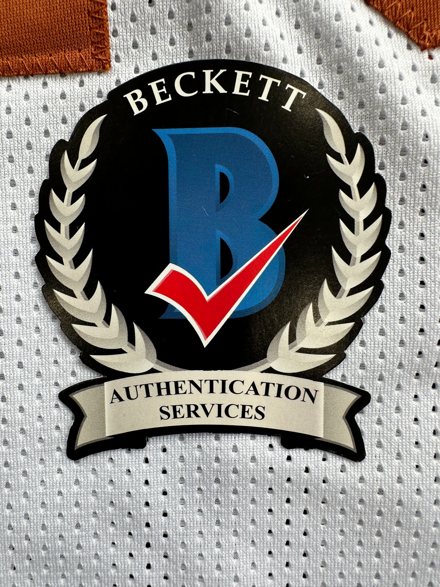 EARL CAMPBELL SIGNED WHITE FOOTBALL JERSEY TEXAS LONGHORNS BAS COA