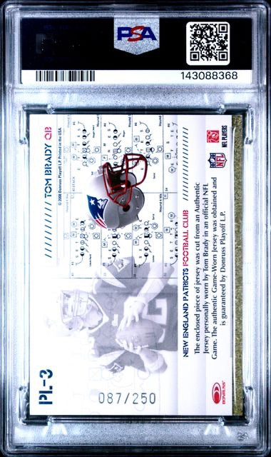 2008 Donruss Gridiron Gear #PL-3 Tom Brady Playbook Jersey O's PSA 7