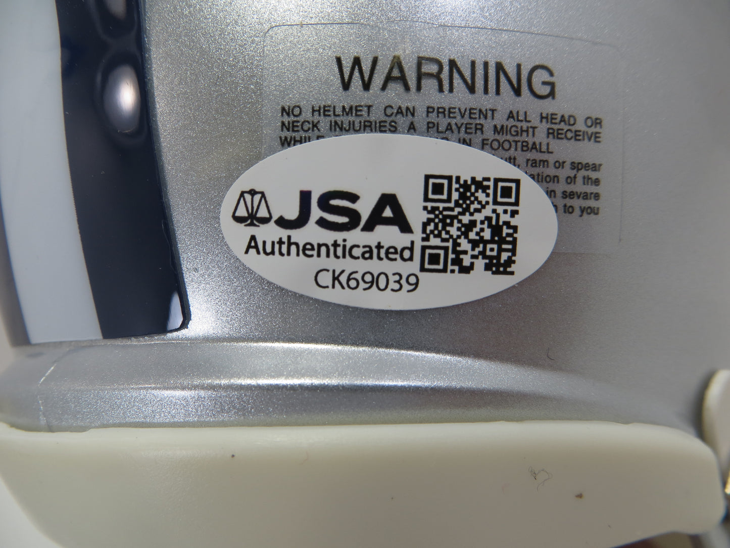 DEMARION OVERSHOWN SIGNED COWBOYS MINI HELMET JSA