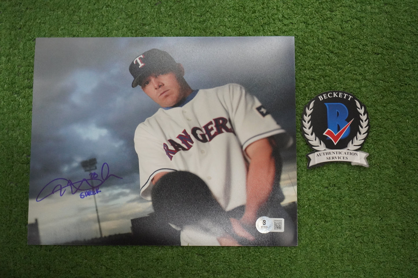 KEVIN MENCH Signed 8x10 Photo TEXAS RANGERS w/"Shrek" BAS COA