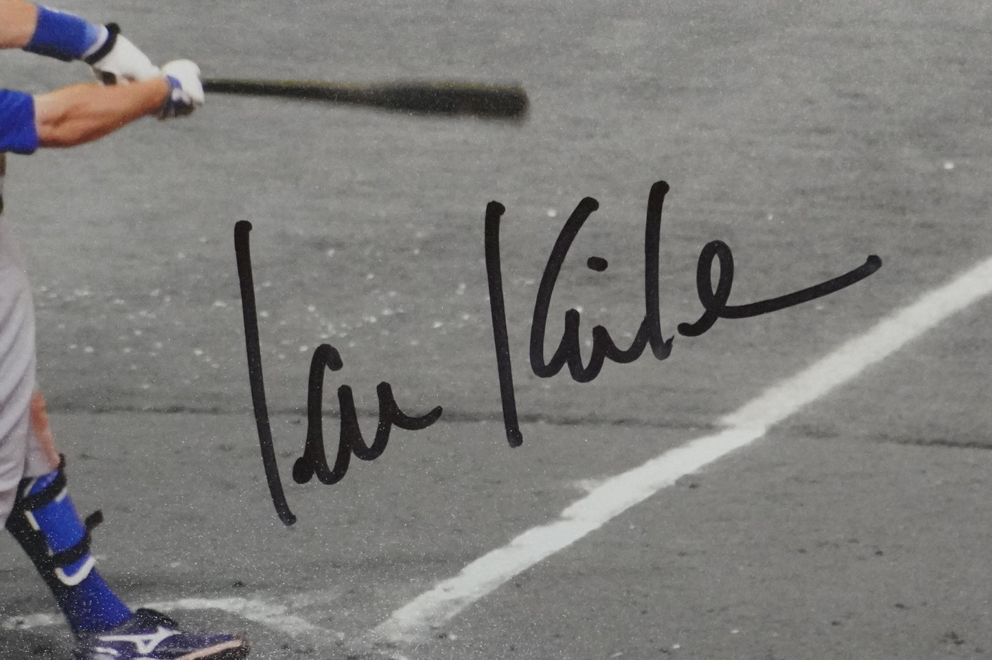 IAN KINSLER Signed 8x10 Photo TEXAS RANGERS BAS COA