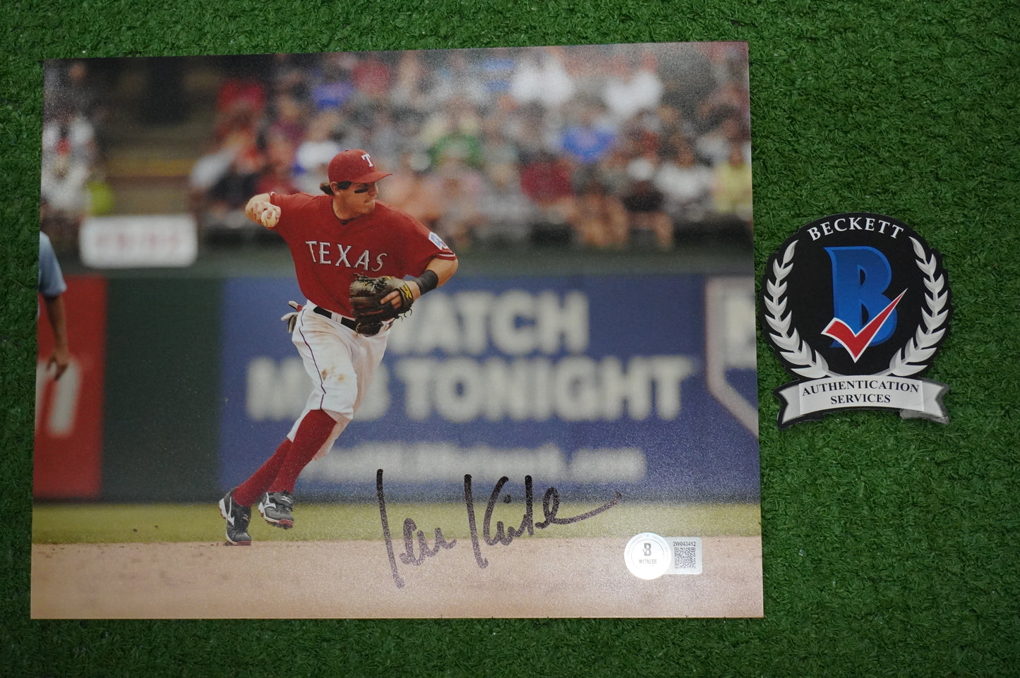 IAN KINSLER Signed 8x10 Photo TEXAS RANGERS BAS COA