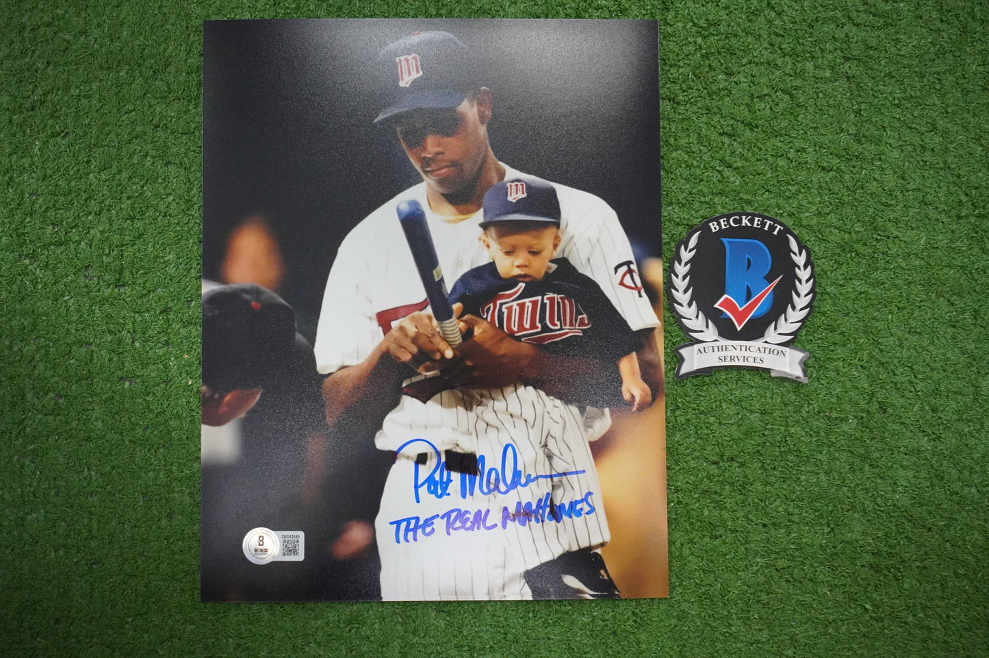PAT PATRICK MAHOMES SR. SIGNED 8x10 PHOTO w/THE REAL Twins BAS COA