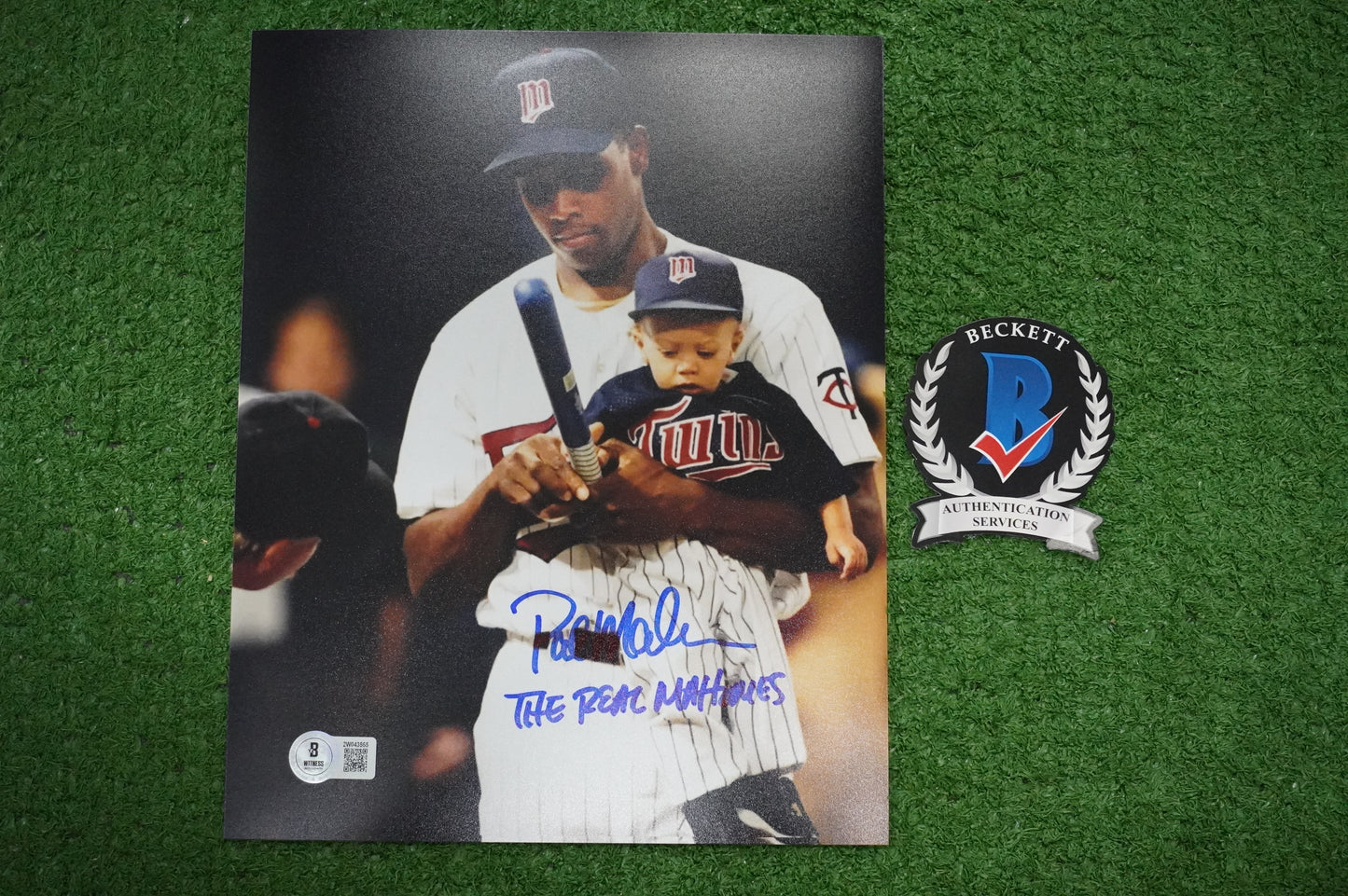 PAT PATRICK MAHOMES SR. SIGNED 8x10 PHOTO w/THE REAL Twins BAS COA