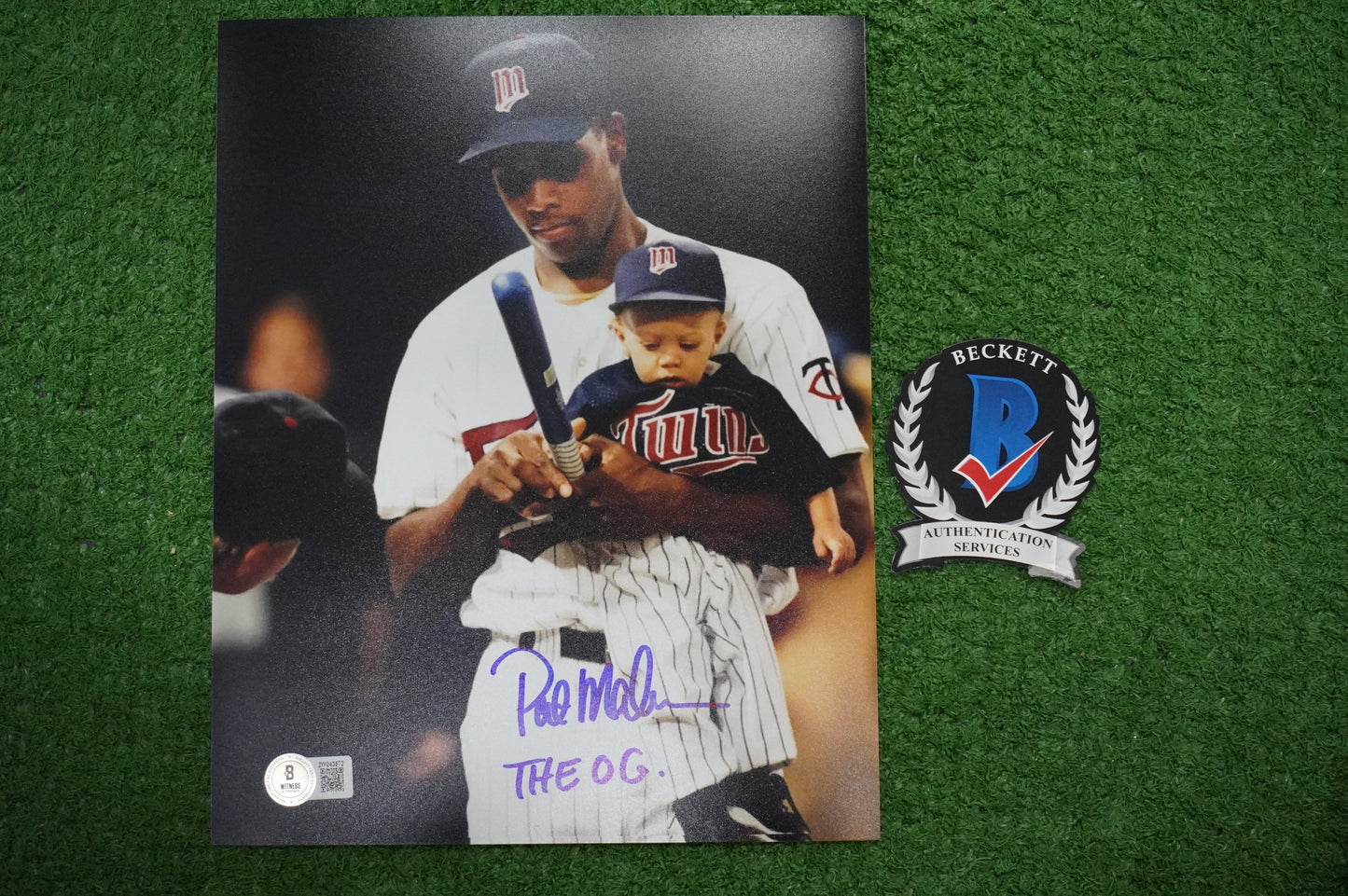 PAT PATRICK MAHOMES SR. SIGNED 8x10 PHOTO w/OG Twins BAS