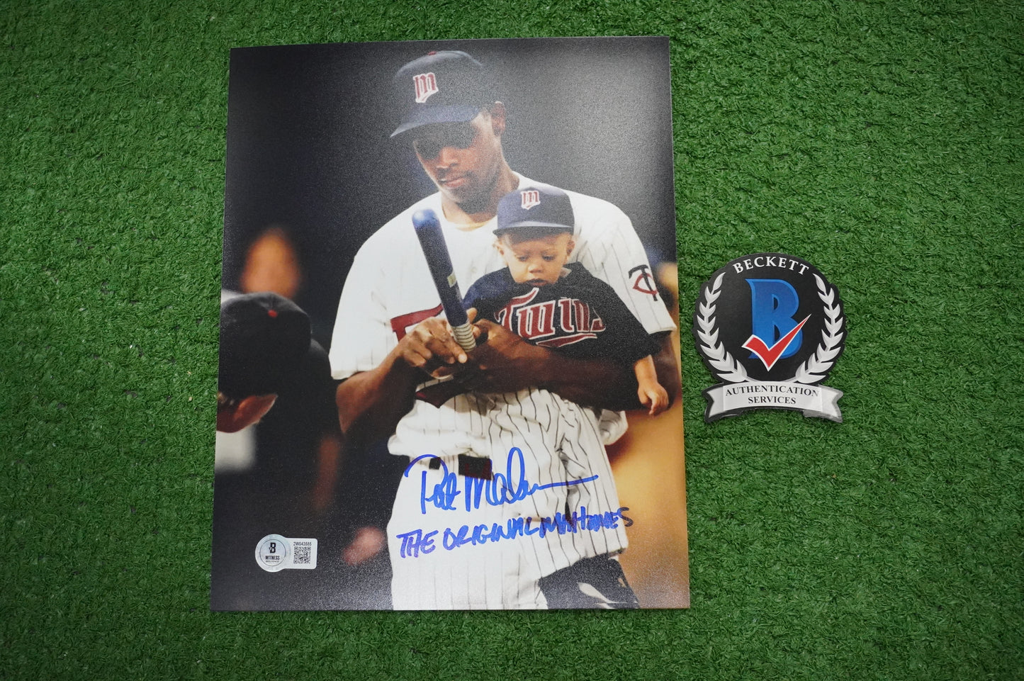 PAT PATRICK MAHOMES SR. SIGNED 8x10 PHOTO w/THE ORIGINAL Twins BAS COA