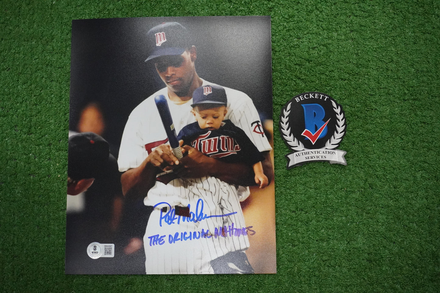 PAT PATRICK MAHOMES SR. SIGNED 8x10 PHOTO w/THE ORIGINAL Twins BAS COA