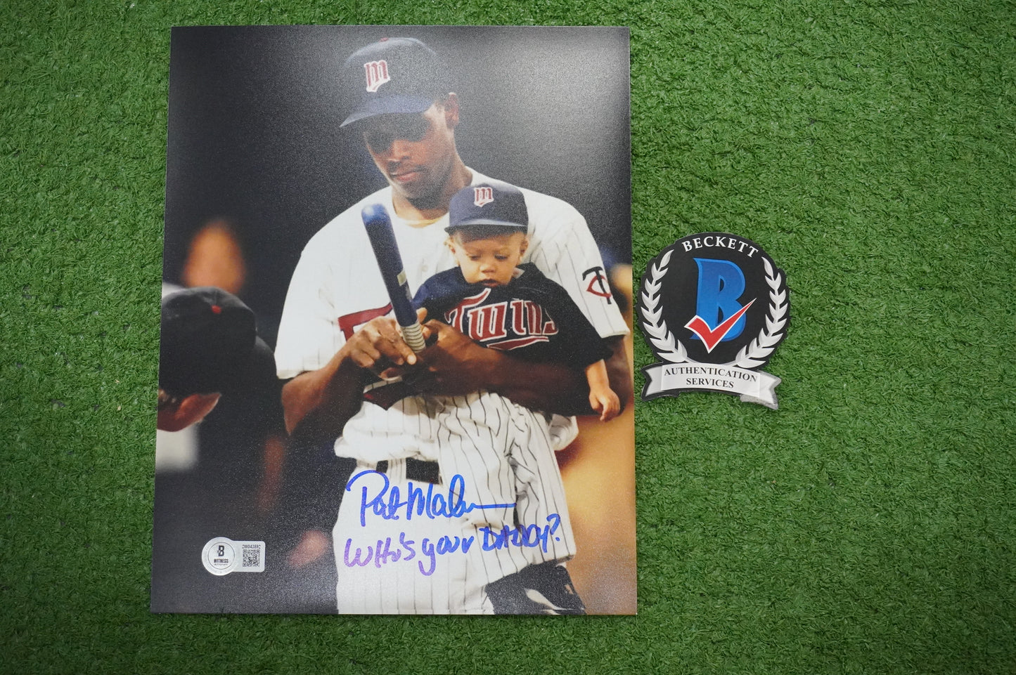 PAT PATRICK MAHOMES SR. SIGNED 8x10 PHOTO w/WHO'S YOUR DADDY? Twins BAS