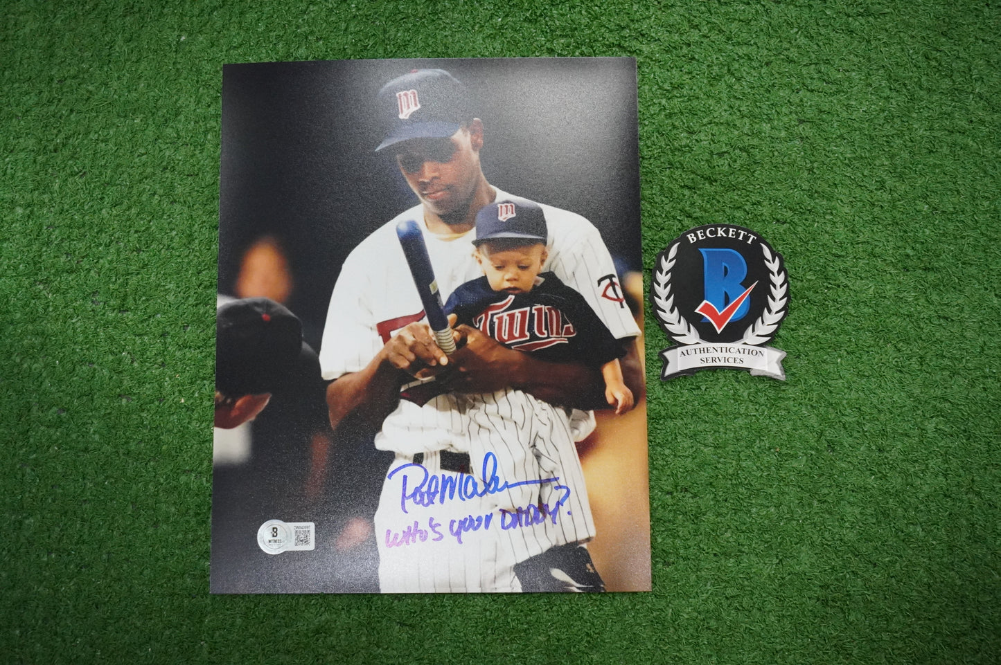 PAT PATRICK MAHOMES SR. SIGNED 8x10 PHOTO w/WHO'S YOUR DADDY? Twins BAS