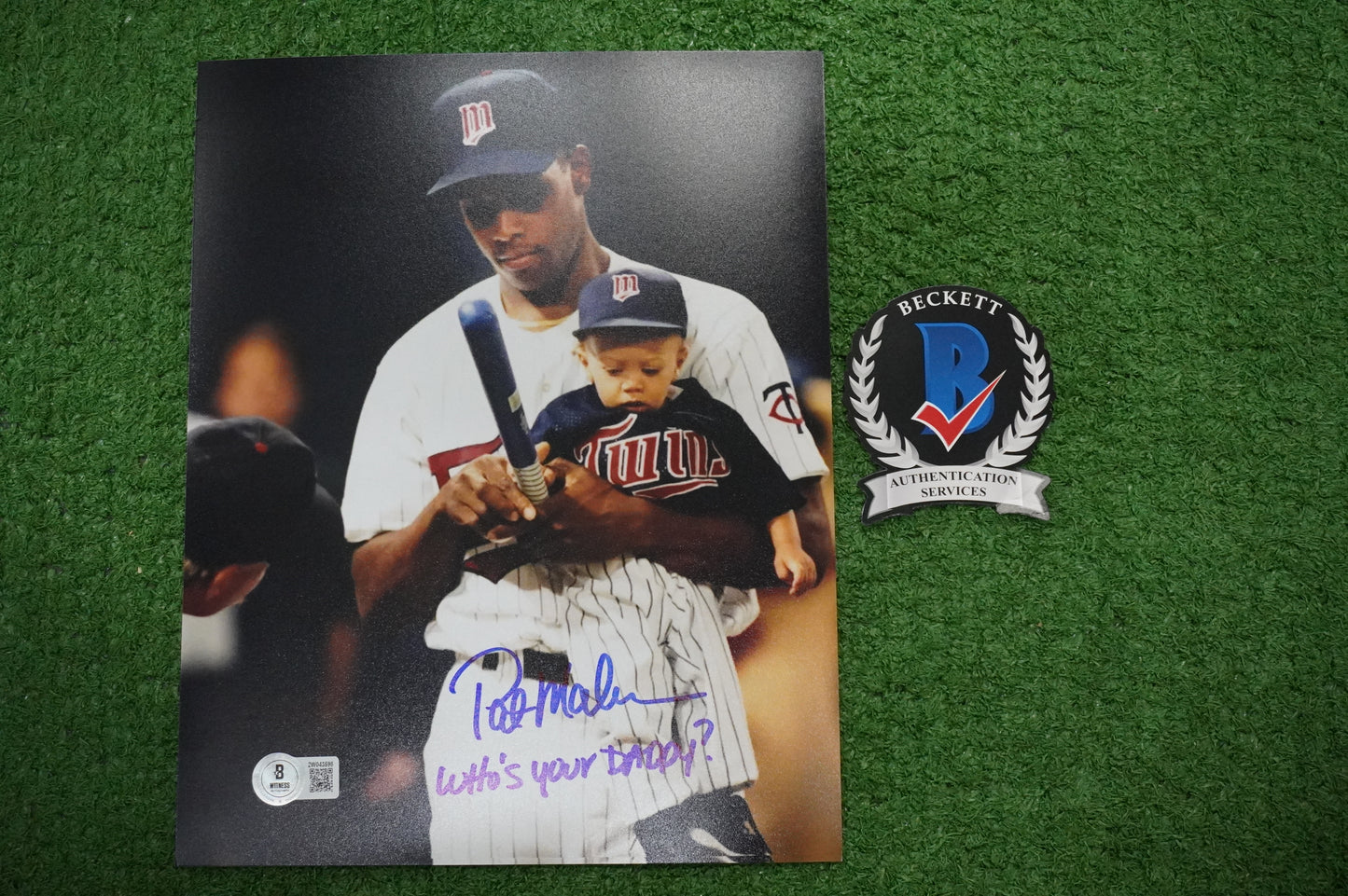 PAT PATRICK MAHOMES SR. SIGNED 8x10 PHOTO w/WHO'S YOUR DADDY? Twins BAS