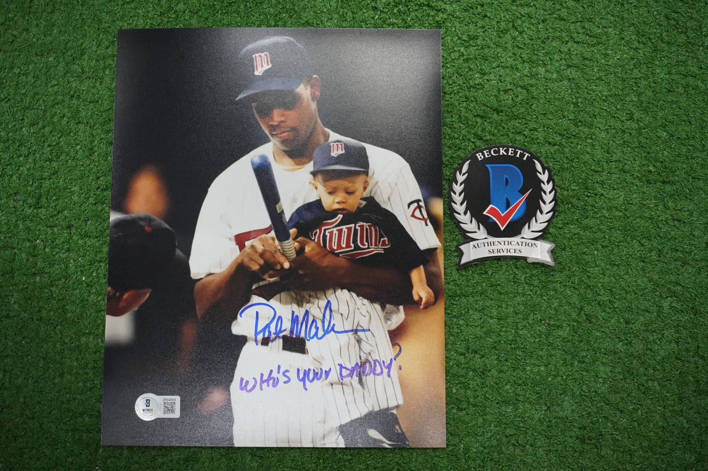 PAT PATRICK MAHOMES SR. SIGNED 8x10 PHOTO w/WHO'S YOUR DADDY? Twins BAS