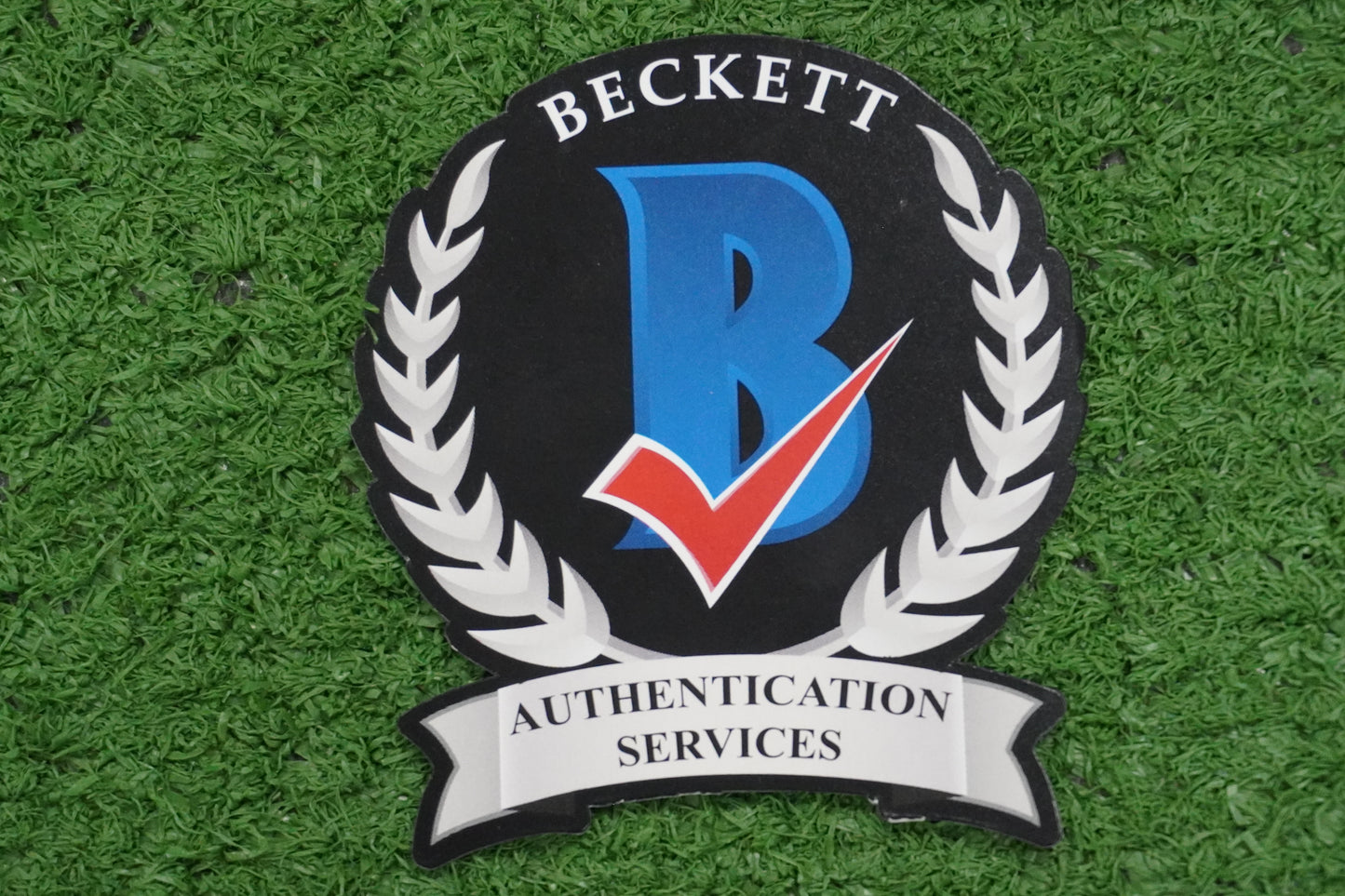 KEVIN VON ERICH SIGNED 8x10 PHOTO w/The Von Erich Family BAS COA