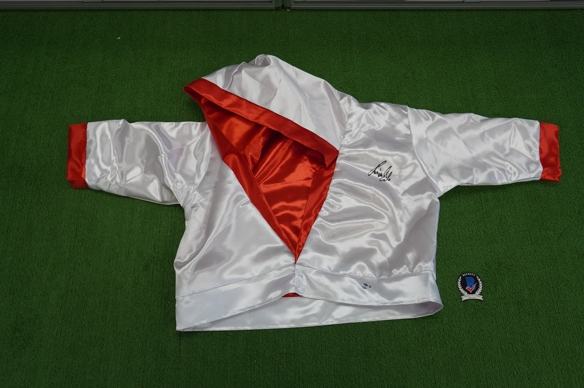 KEVIN VON ERICH SIGNED WHITE RING ROBE BAS COA