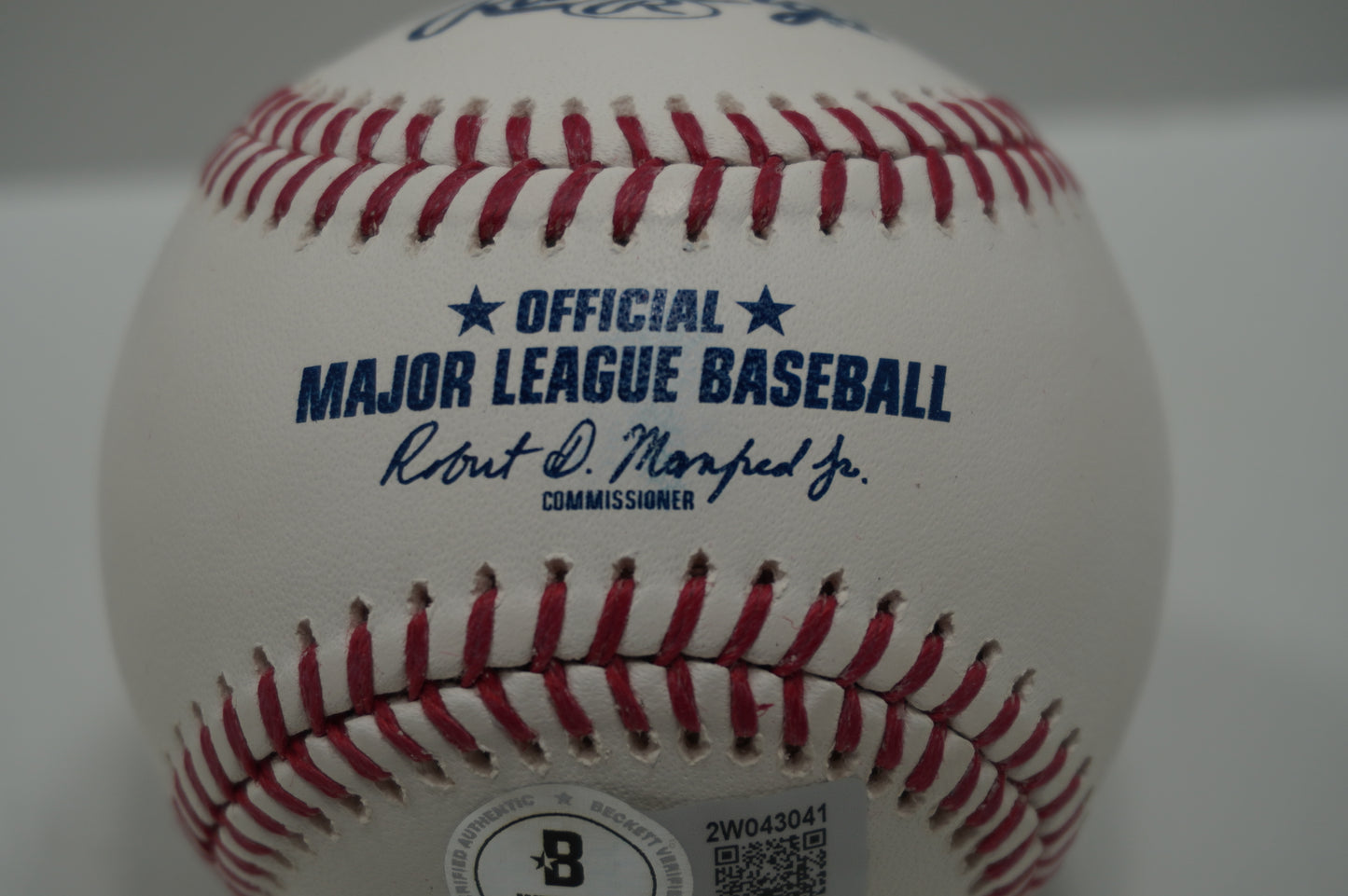 KEVIN MENCH SIGNED Rawlings OML BASEBALL TEXAS RANGERS BAS COA