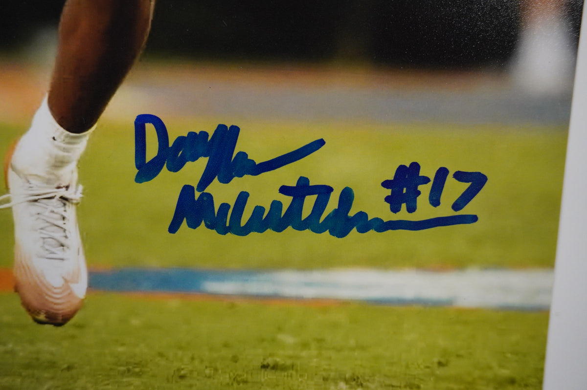DAYLAN McCUTCHEON TEXAS LONGHORNS SIGNED Wide Open 8x10 PHOTO BAS