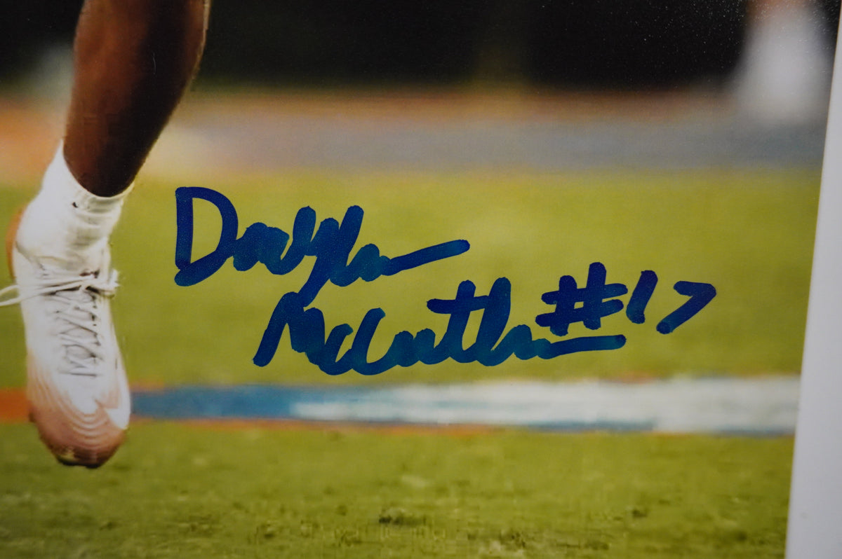 DAYLAN McCUTCHEON TEXAS LONGHORNS SIGNED Wide Open 8x10 PHOTO BAS