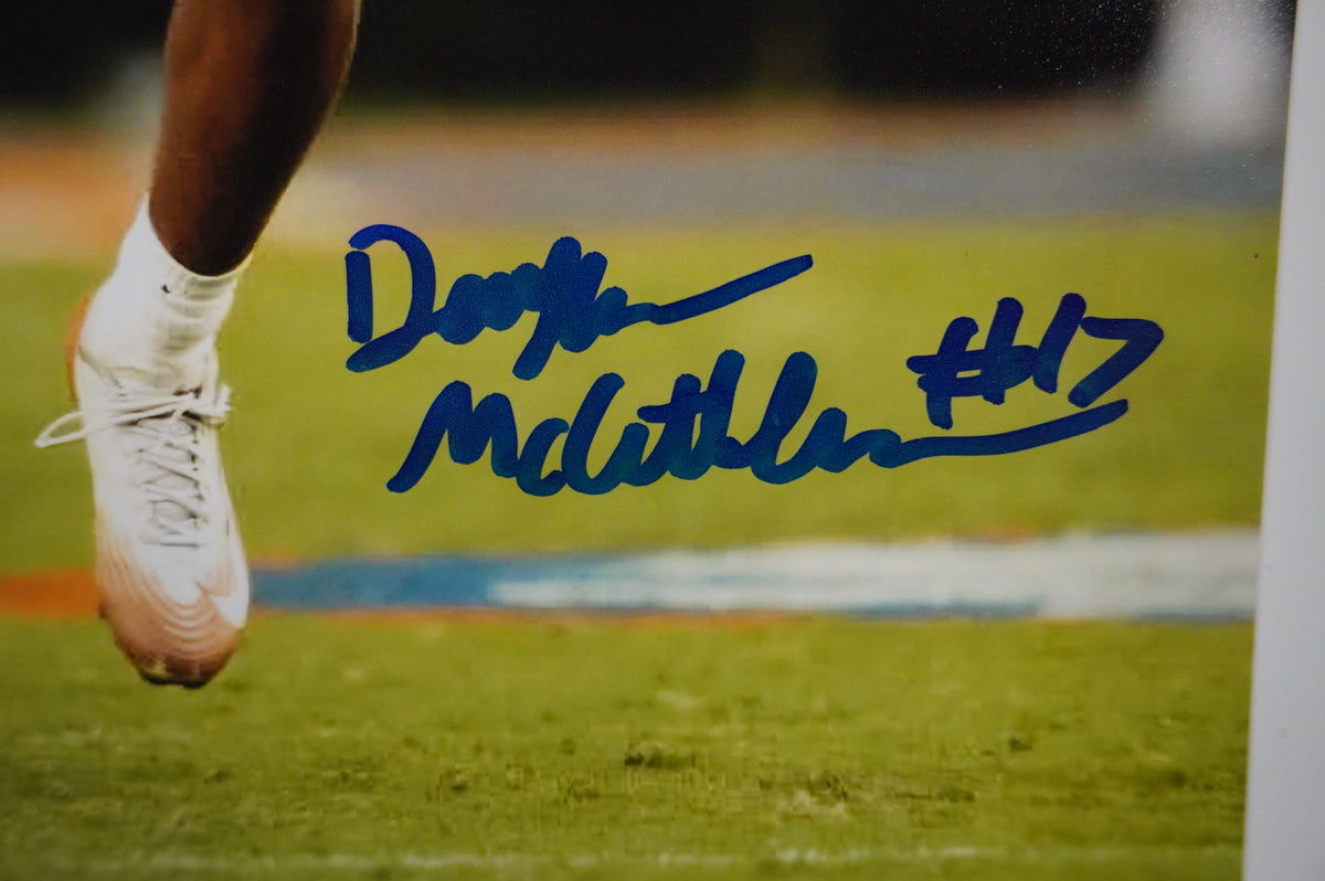 DAYLAN McCUTCHEON TEXAS LONGHORNS SIGNED Wide Open 8x10 PHOTO BAS