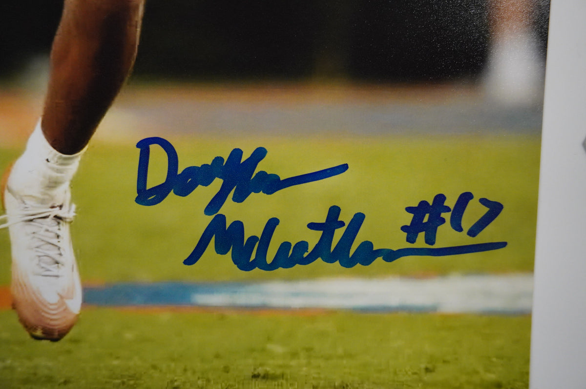 DAYLAN McCUTCHEON TEXAS LONGHORNS SIGNED Wide Open 8x10 PHOTO BAS