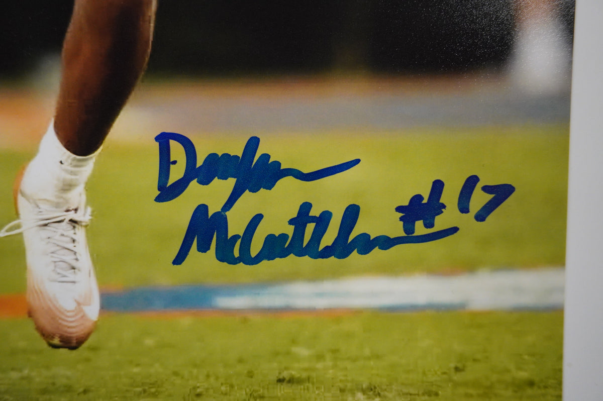 DAYLAN McCUTCHEON TEXAS LONGHORNS SIGNED Wide Open 8x10 PHOTO BAS