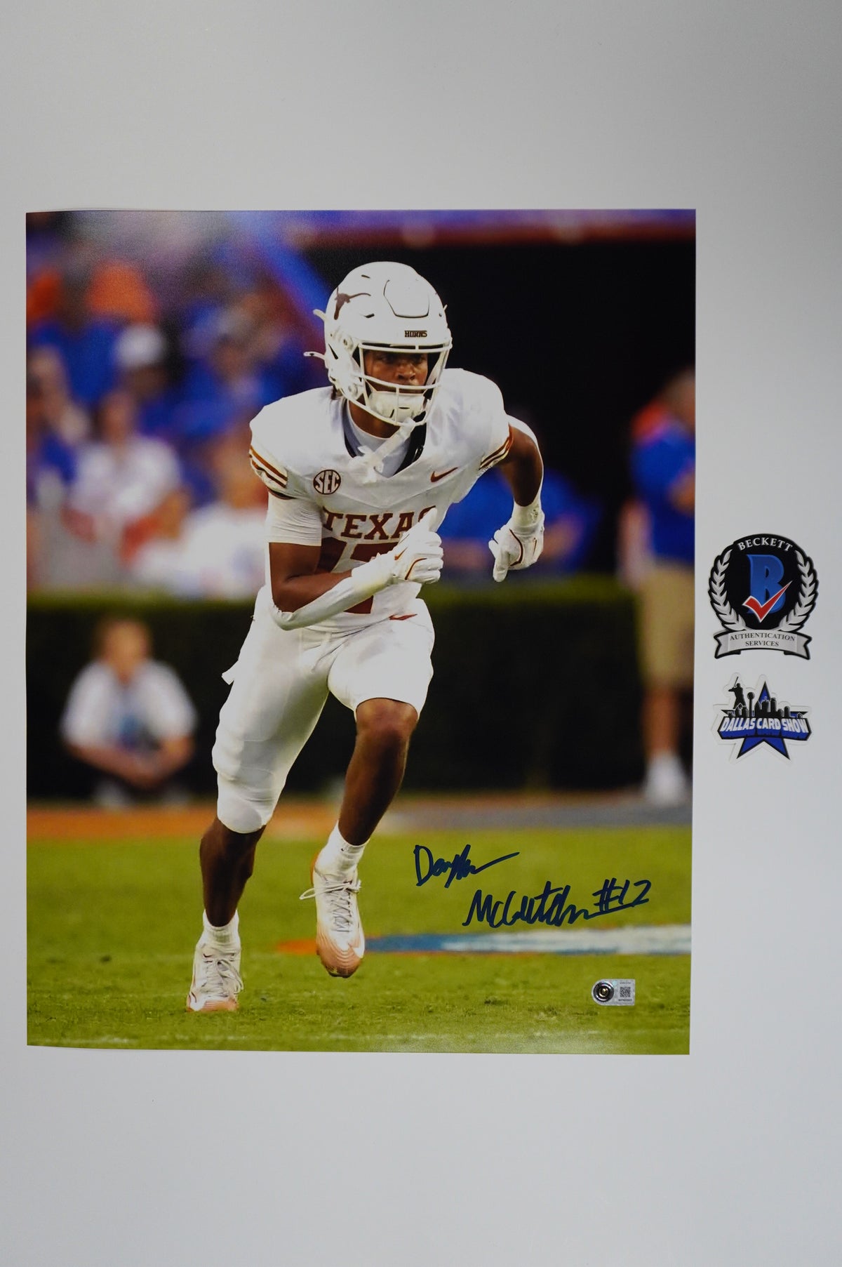 DAYLAN McCUTCHEON TEXAS LONGHORNS SIGNED Wide Open 16x20 PHOTO BAS