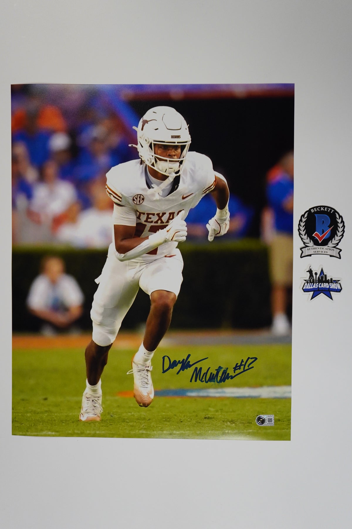 DAYLAN McCUTCHEON TEXAS LONGHORNS SIGNED Wide Open 16x20 PHOTO BAS