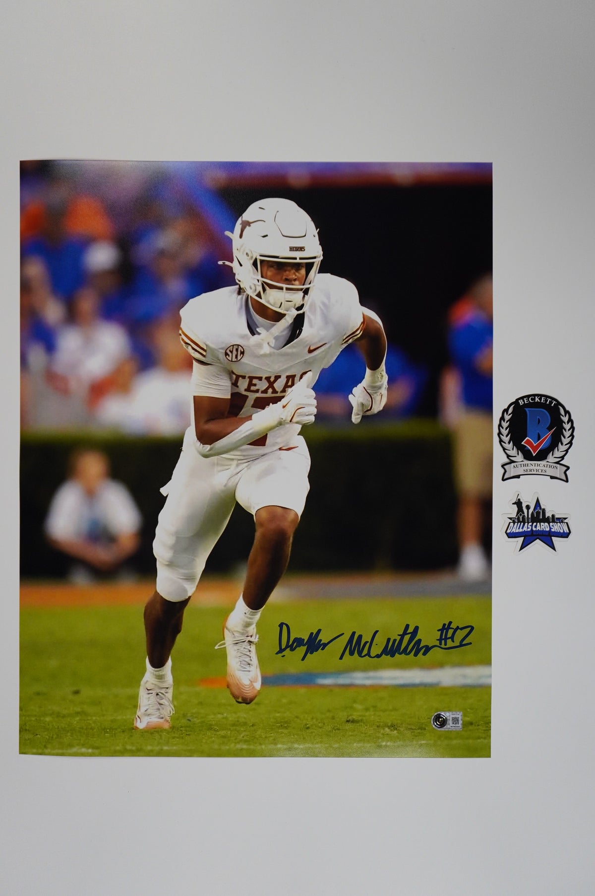 DAYLAN McCUTCHEON TEXAS LONGHORNS SIGNED Wide Open 16x20 PHOTO BAS