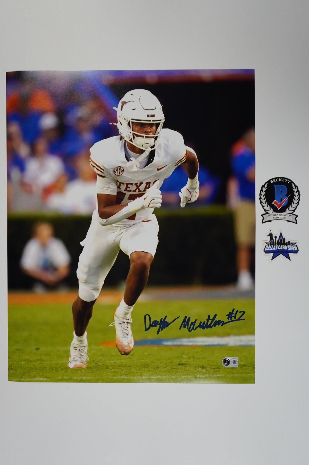 DAYLAN McCUTCHEON TEXAS LONGHORNS SIGNED Wide Open 16x20 PHOTO BAS