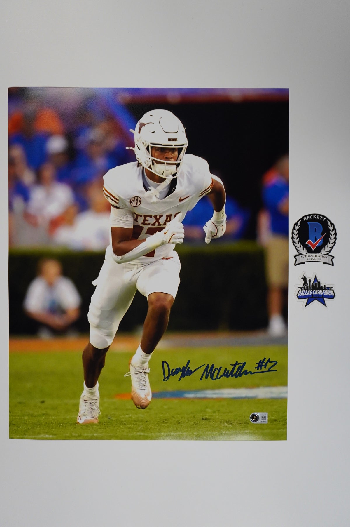 DAYLAN McCUTCHEON TEXAS LONGHORNS SIGNED Wide Open 16x20 PHOTO BAS