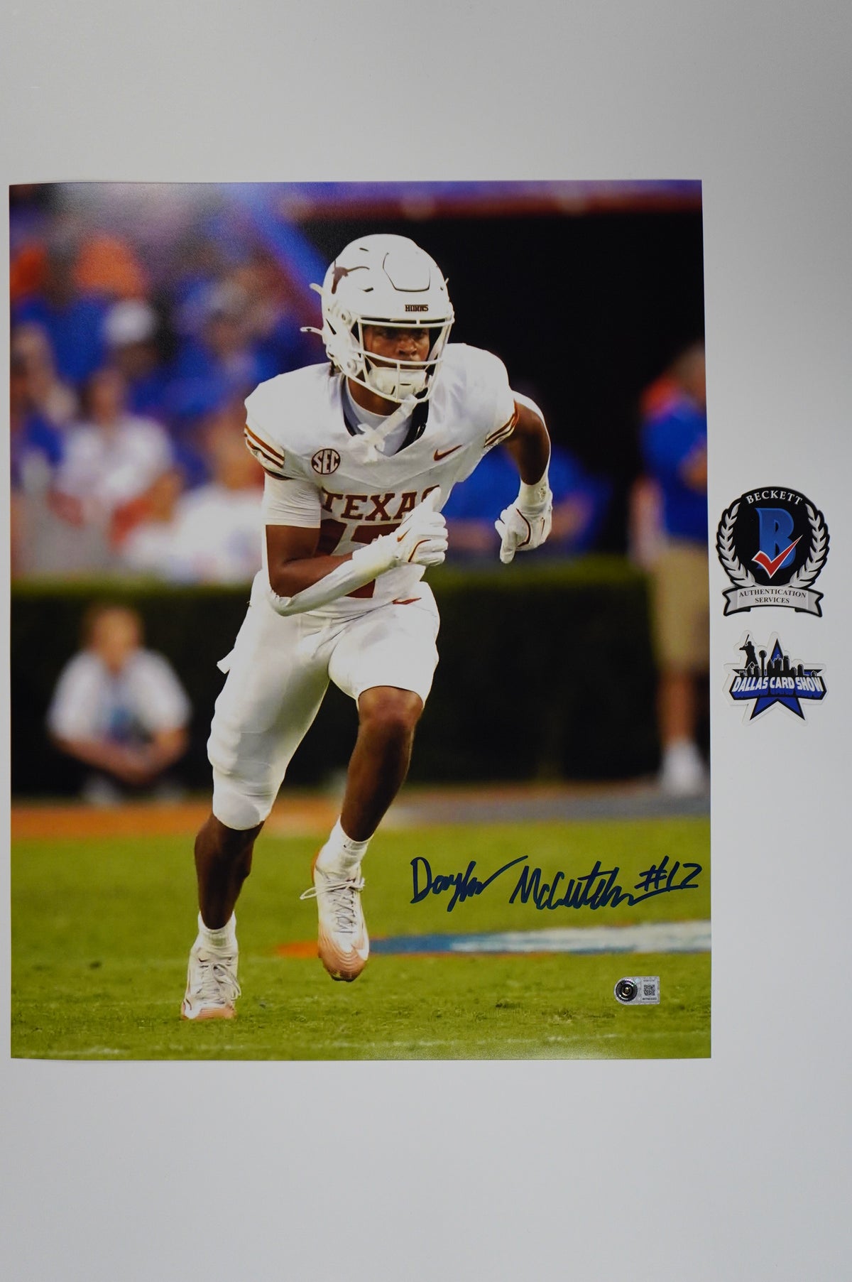 DAYLAN McCUTCHEON TEXAS LONGHORNS SIGNED Wide Open 16x20 PHOTO BAS